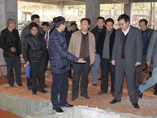 建甌市委書記余建坤、市長(zhǎng)陳宗榮率各科、局領(lǐng)導(dǎo)到我公司調(diào)研