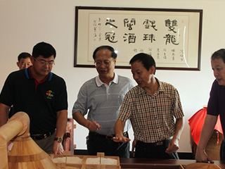 建甌市工業(yè)經(jīng)濟(jì)運(yùn)行及外貿(mào)出口工作情況匯報(bào)會(huì)在我司召開(kāi)