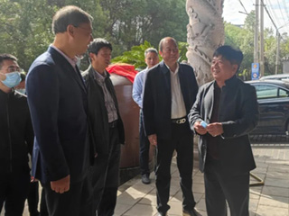 福建省政協副主席、黨組副書記張兆民視察調研雙龍戲珠酒業(yè)