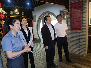 省財(cái)政廳調(diào)研組蒞臨福建雙龍戲珠酒業(yè)有限公司開展工作調(diào)研